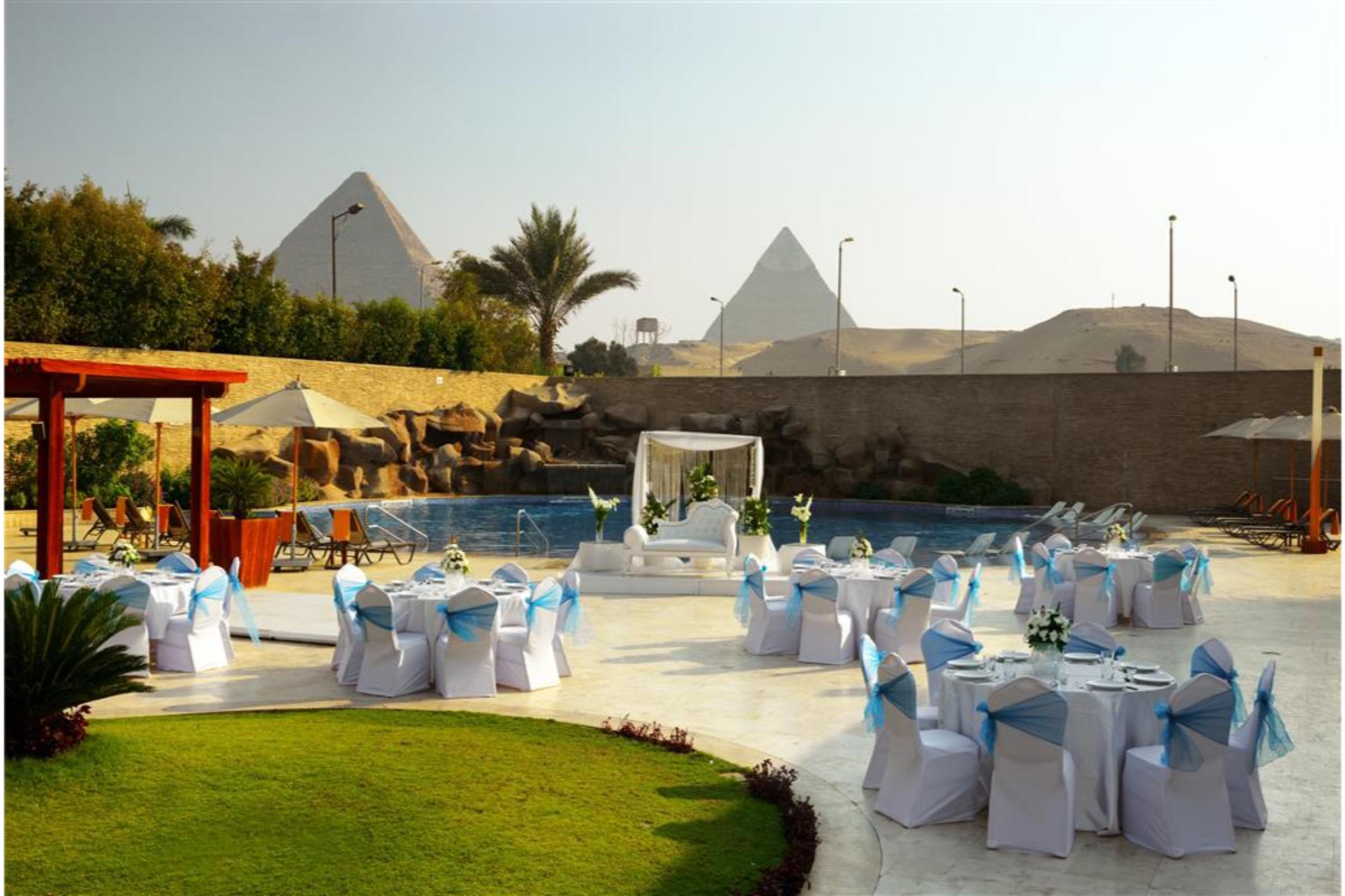 Le Meridien Pyramids Hotel & Spa Giza Exterior photo