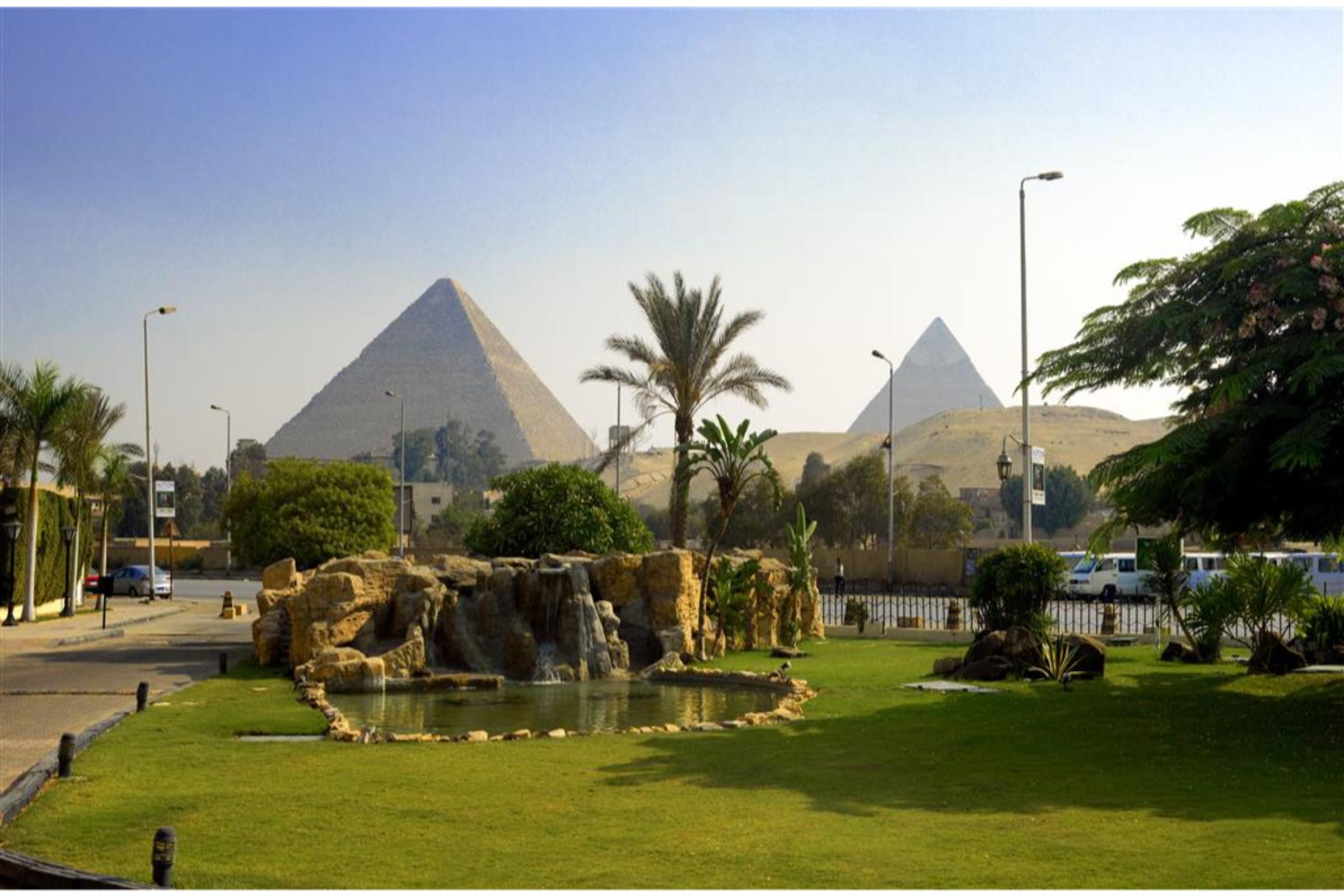 Le Meridien Pyramids Hotel & Spa Giza Exterior photo