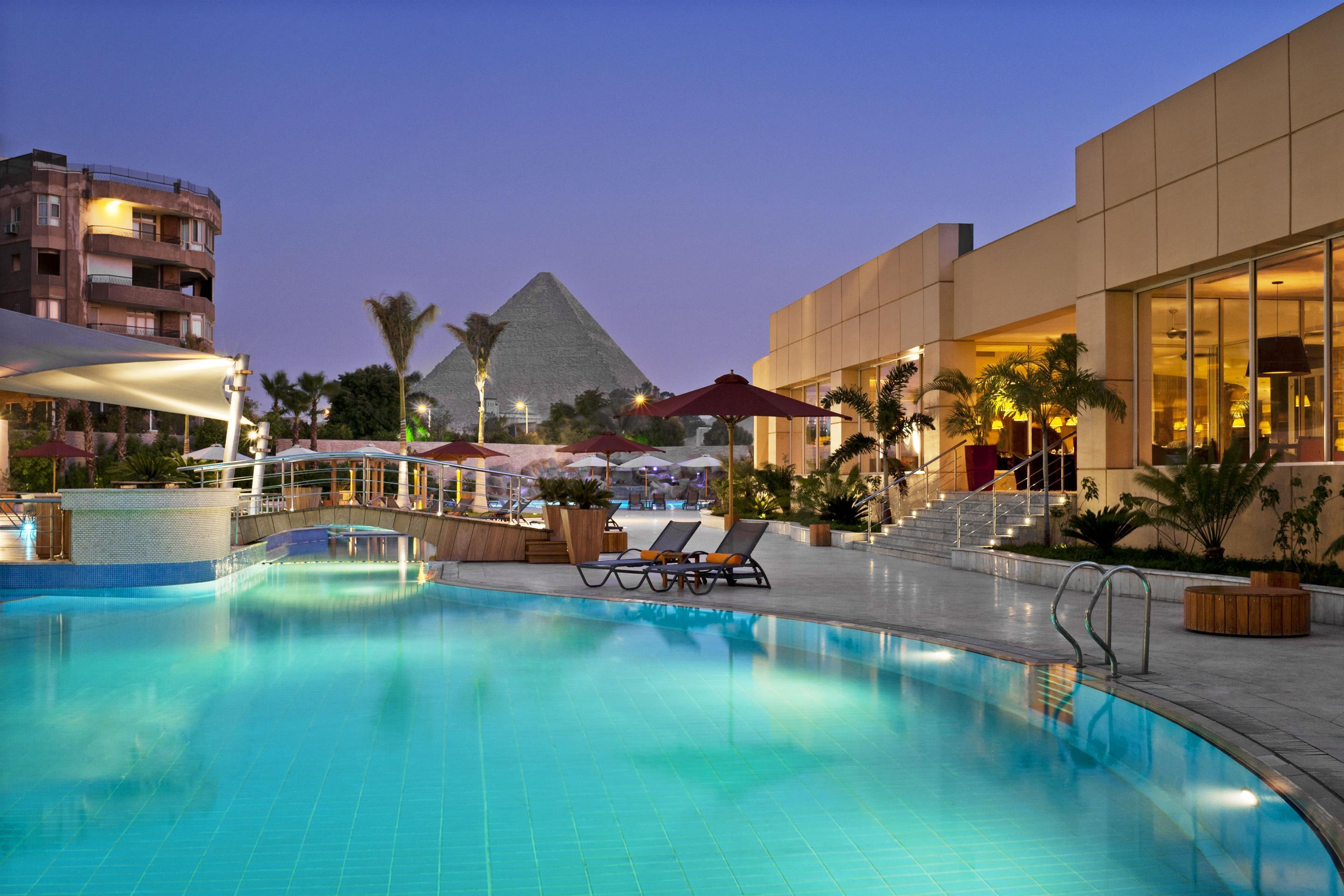 Le Meridien Pyramids Hotel & Spa Giza Exterior photo