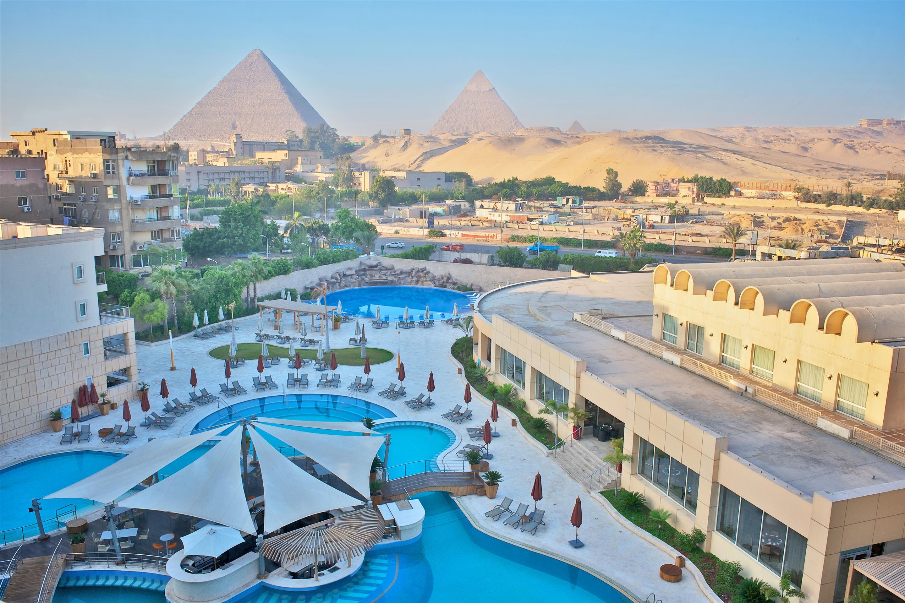 Le Meridien Pyramids Hotel & Spa Giza Exterior photo