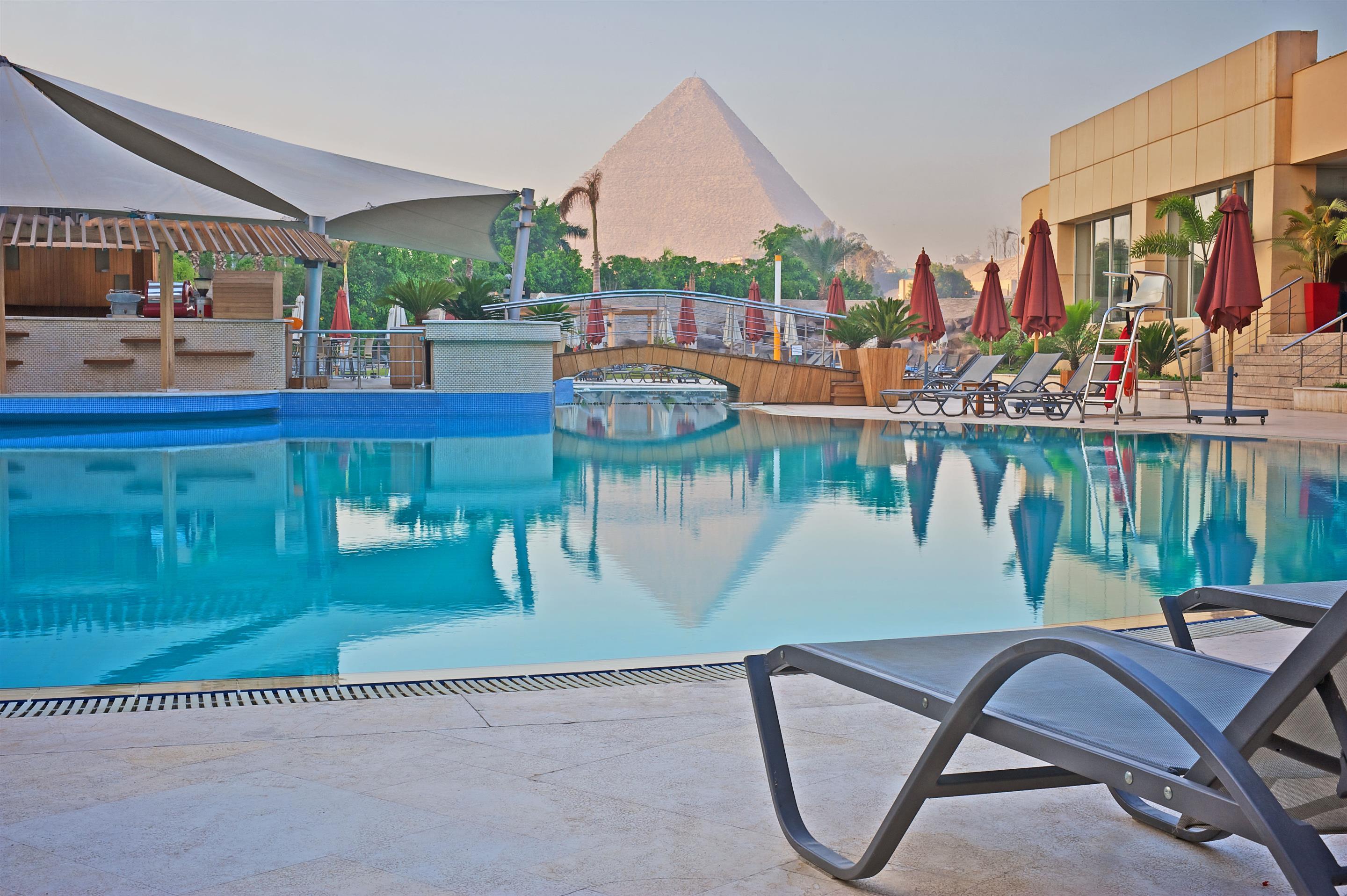 Le Meridien Pyramids Hotel & Spa Giza Exterior photo