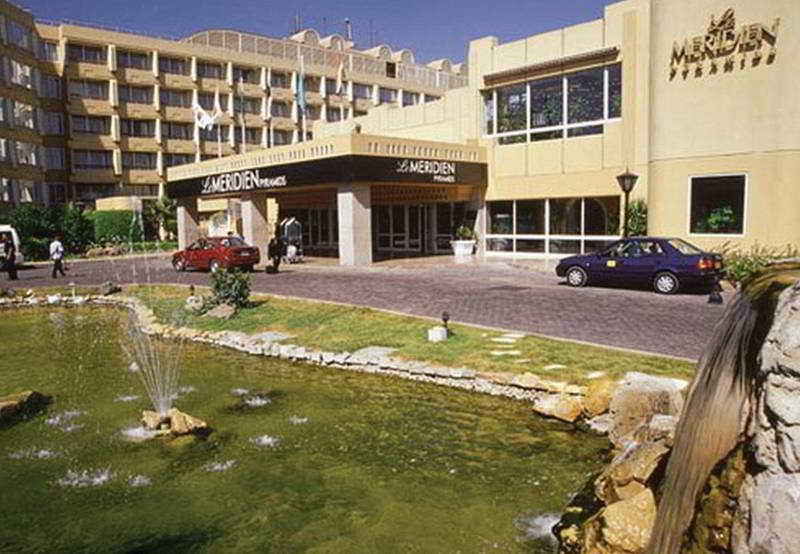 Le Meridien Pyramids Hotel & Spa Giza Exterior photo