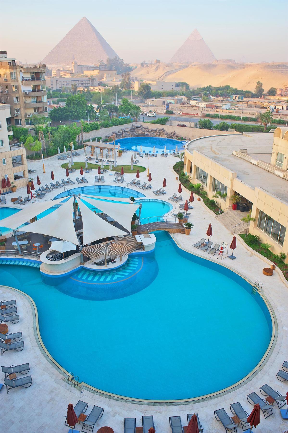 Le Meridien Pyramids Hotel & Spa Giza Exterior photo